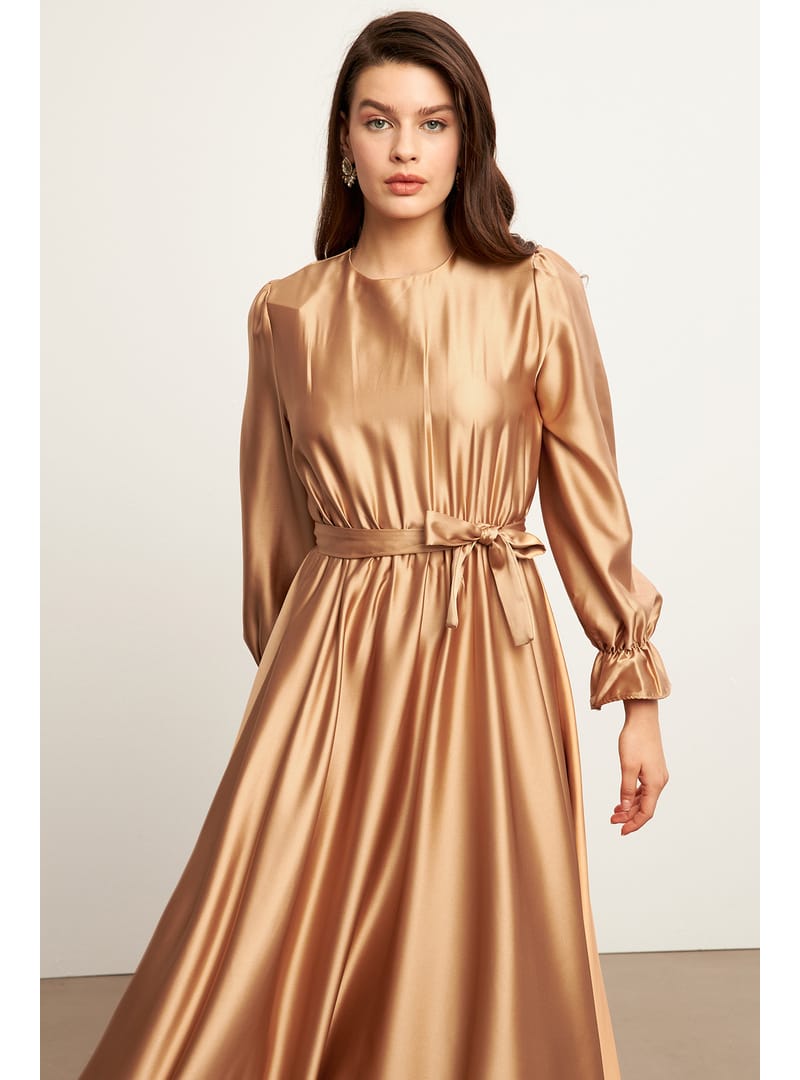 Liza Kuşaklı Saten Elbise - Gold - Resim 3