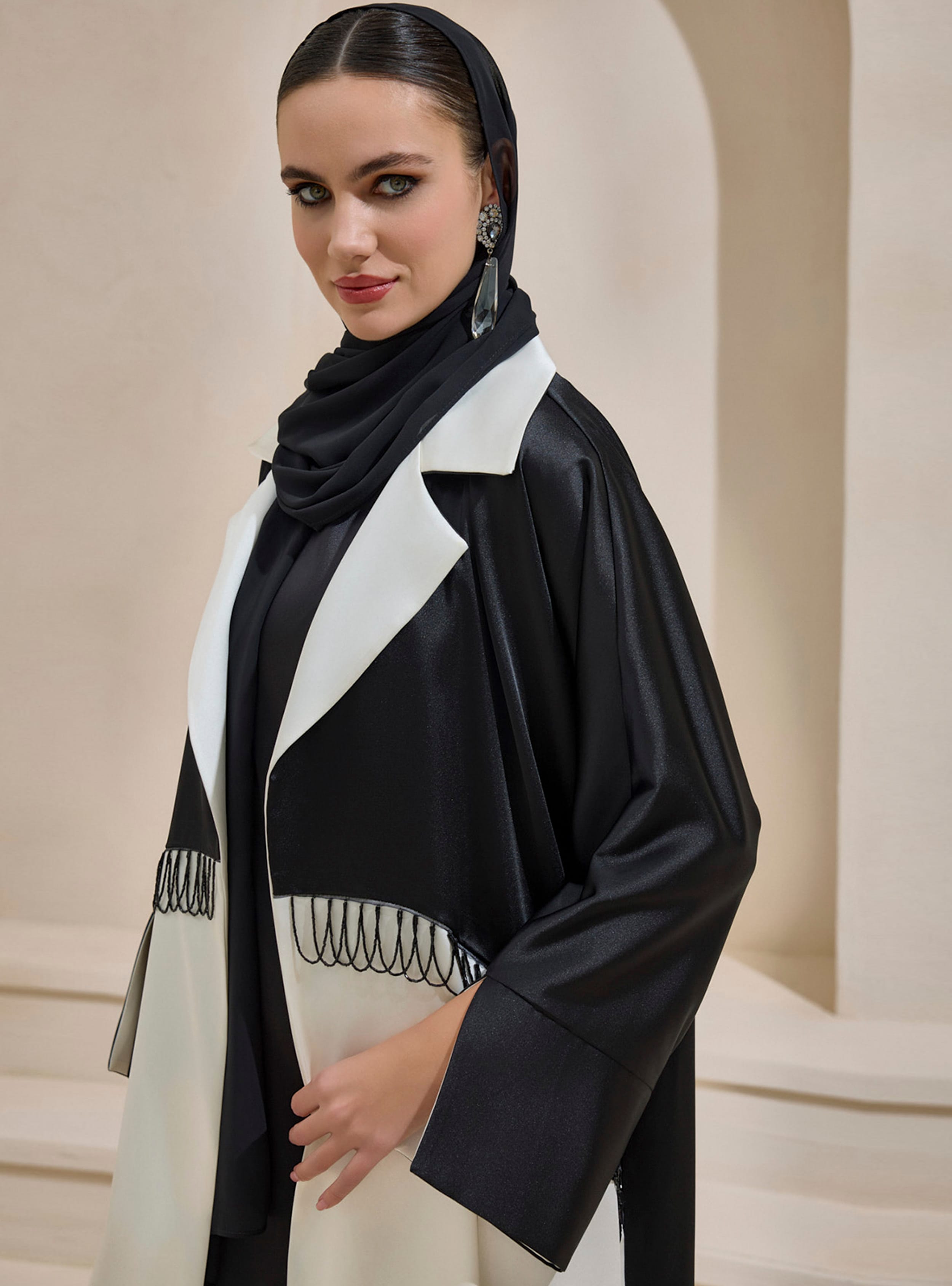 ELEGANT ABAYA - Siyah - Ekru - AL SHEIKHA - Resim 2