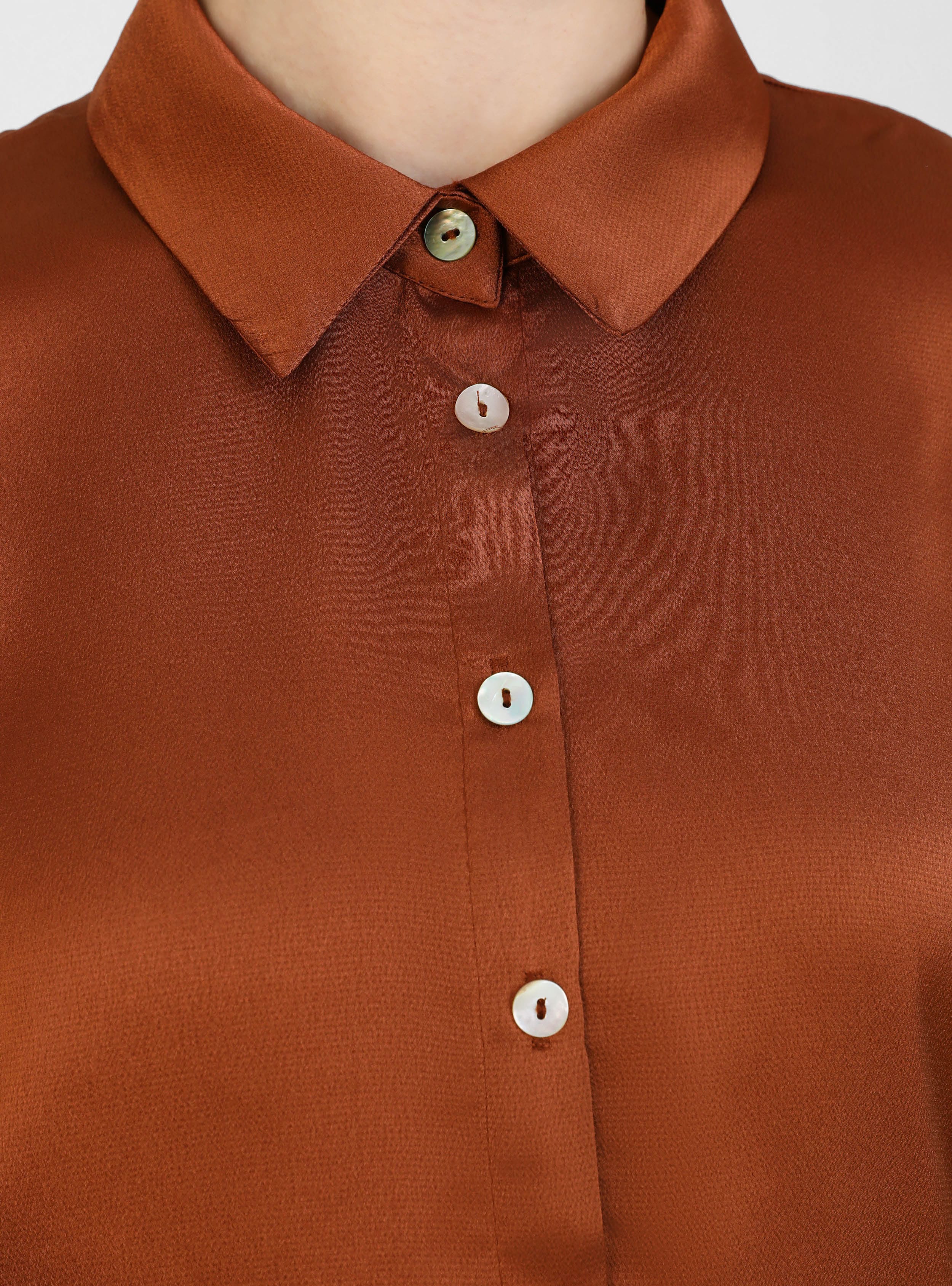Sedef Düğme Detaylı Saten Tunik - Camel - Refka - Resim 4