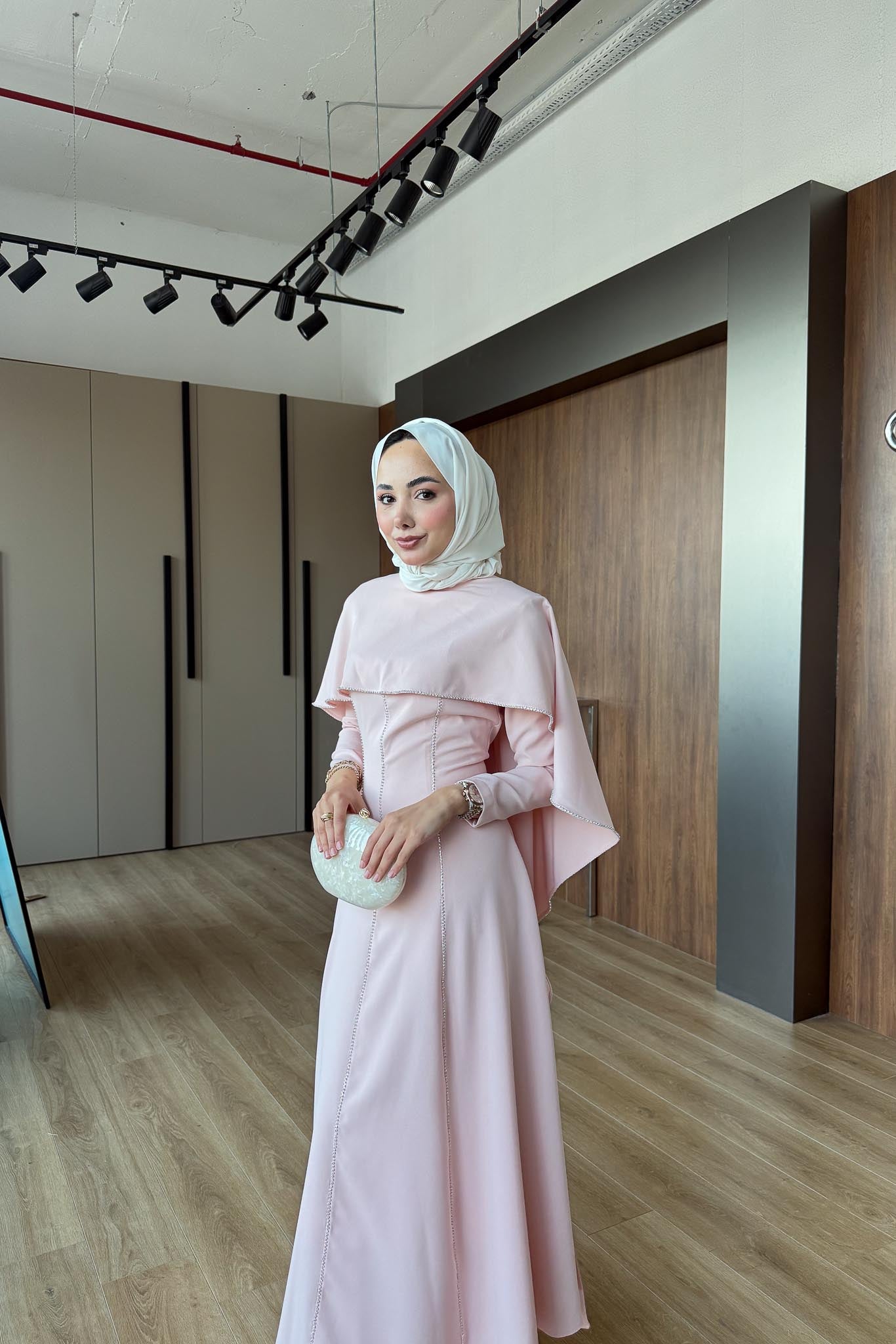 Riva Pelerin Taş Detaylı Elbise Pembe - Resim 4