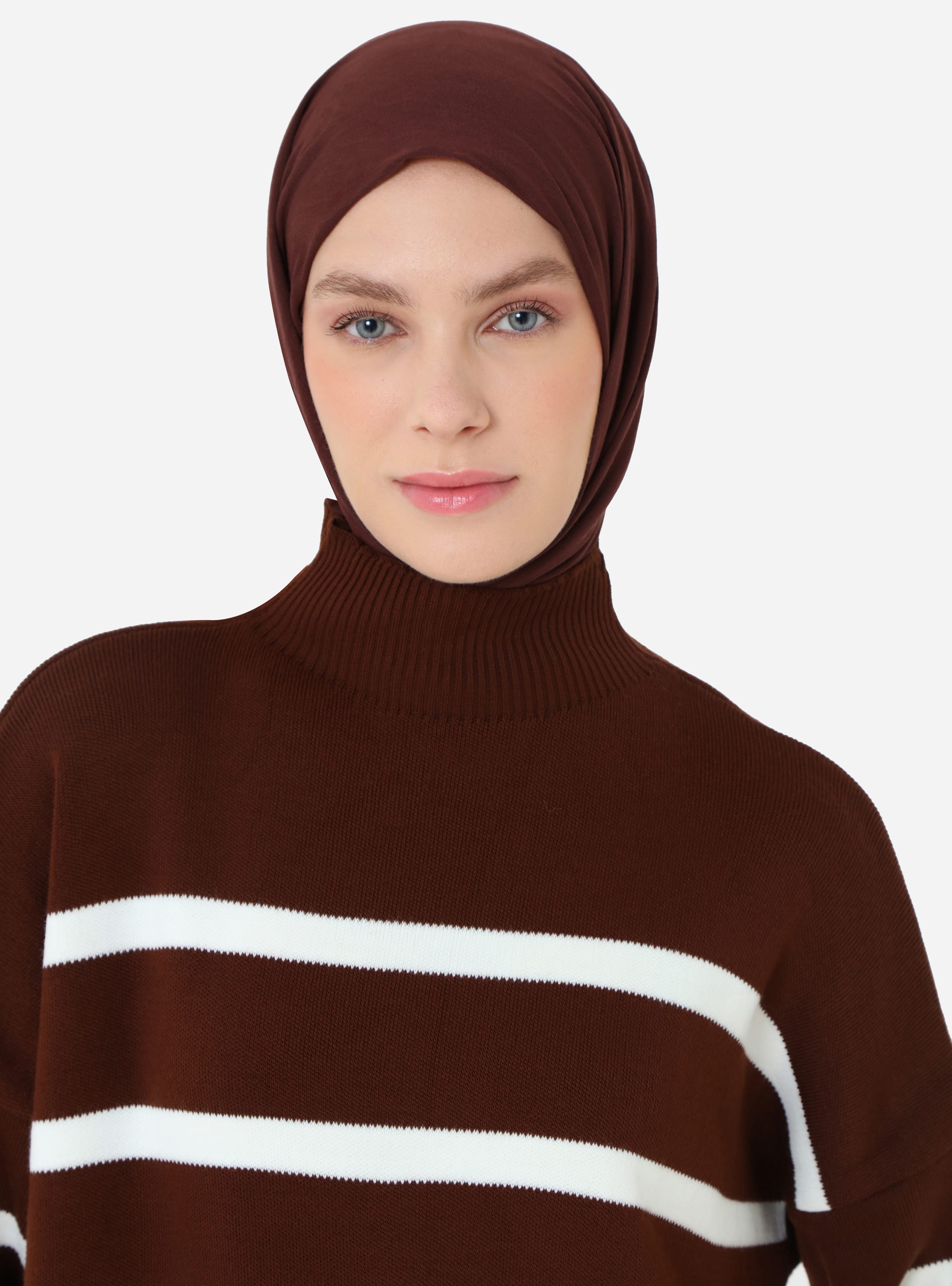 Çizgi Detaylı Balıkçı Yaka Triko Tesettür Elbise - Kahverengi - Benin - Resim 3