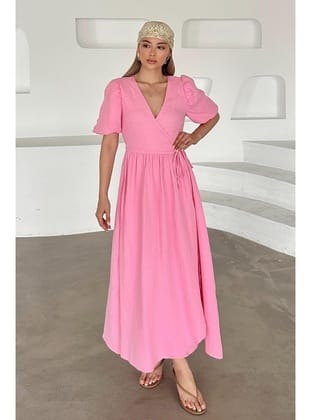 V Yaka Belden Bağlamalı Müslin Elbise PEMBE 9354-E