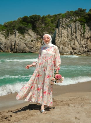 Yaprak Ve Çicek Desenli Elbise Krem