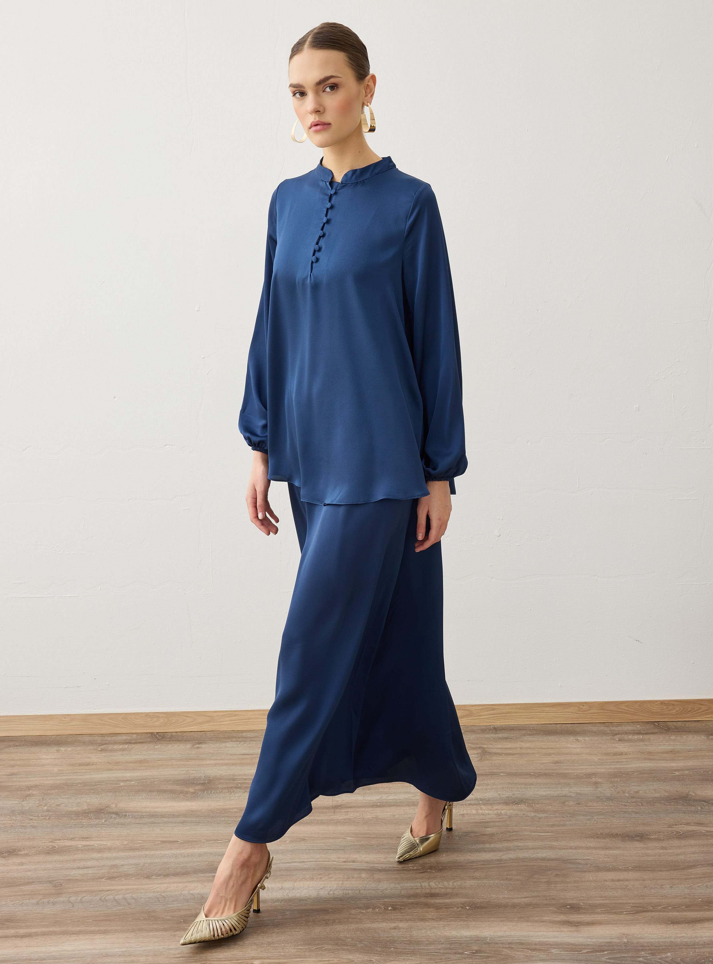 Saten Kumaşlı Brit Düğme Detaylı Tunik&Etek Takım - Lacivert - Refka - Resim 2