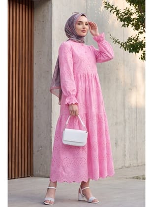 Yarım Düğmeli Dantel Detaylı Robadan Elbise -Pembe