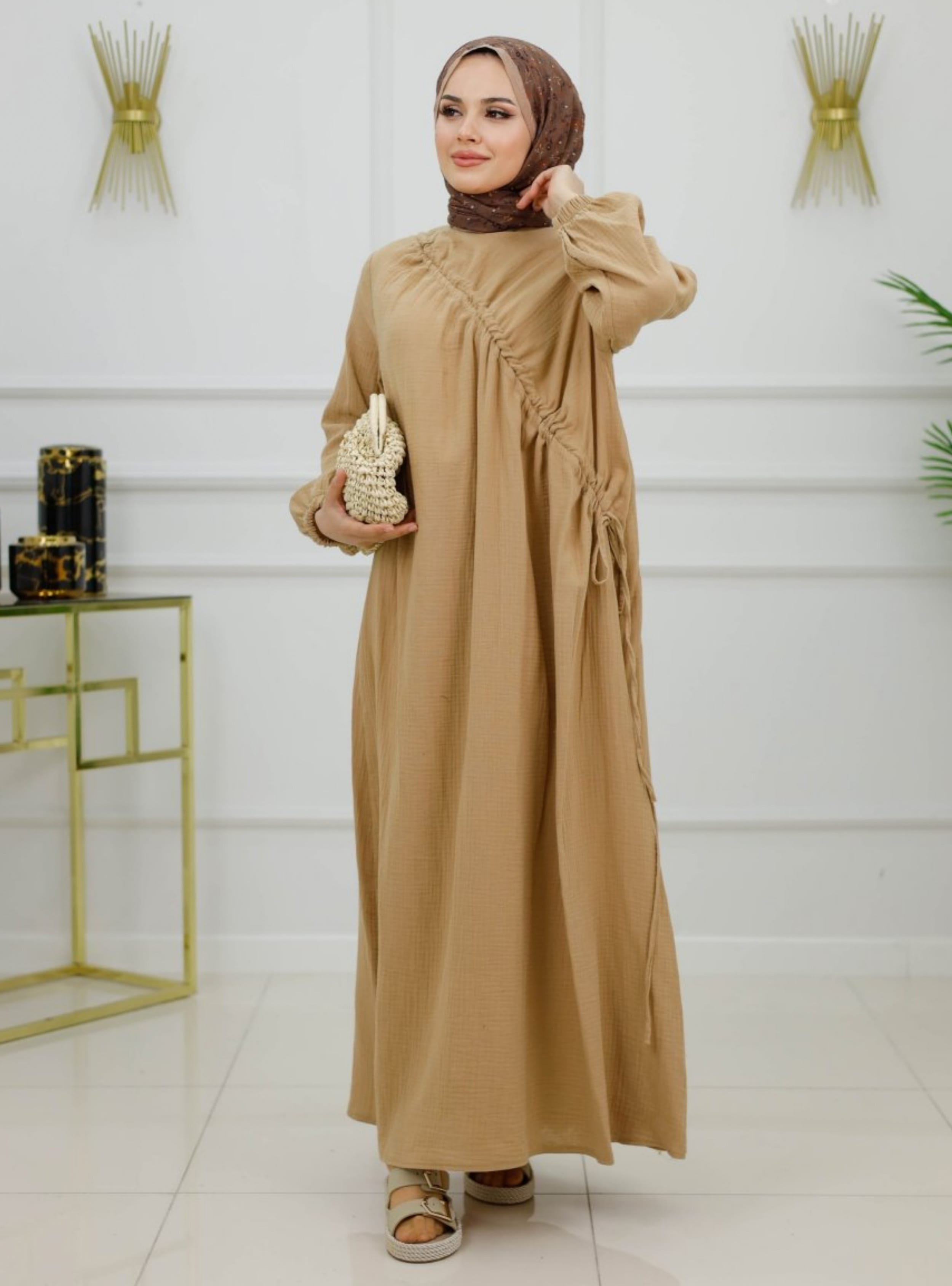 Kadın Pamuklu Müslin Yandan İpli Büzgü Detaylı Elbise - Camel - MODANURSEDA - Resim 3