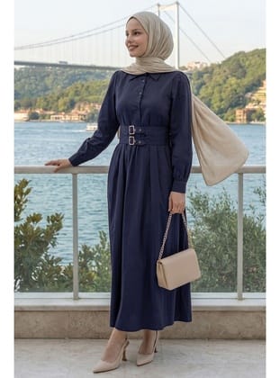 Çift Toka Kemerli Lacivert Elbise