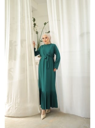 ETEĞİ PİLELİ TESETTÜR ELBİSE