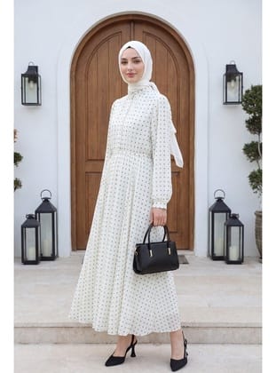Astarlı Beli Lastikli Puantiye Desenli Uzun Şifon Elbise -Beyaz